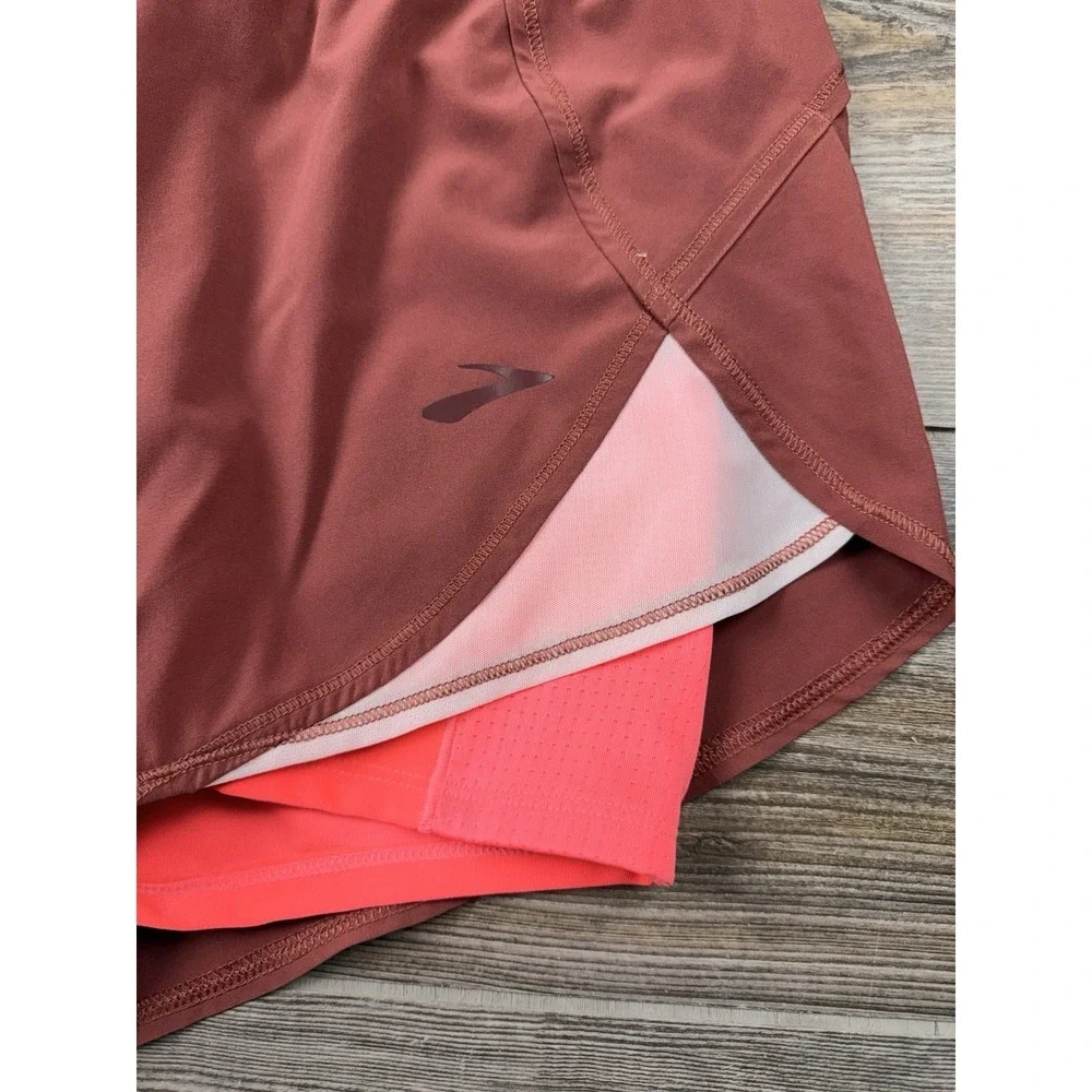 Brooks Shorts Womens M Burgundy  2 In 1 Running Lined Athletic Pockets